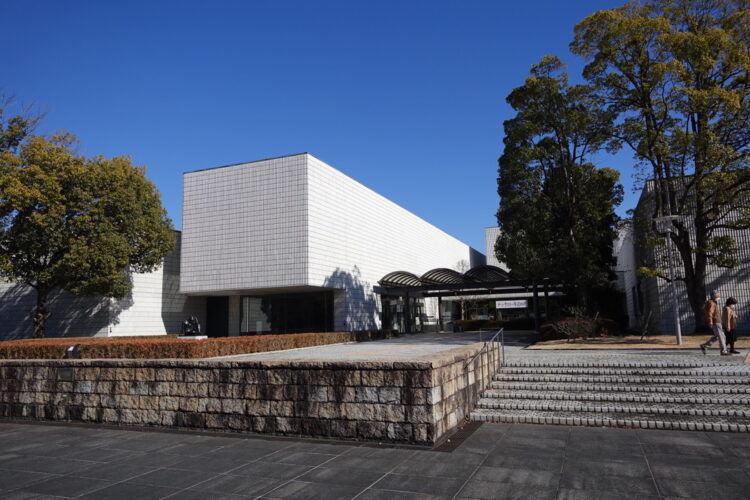 岐阜県美術館の外観