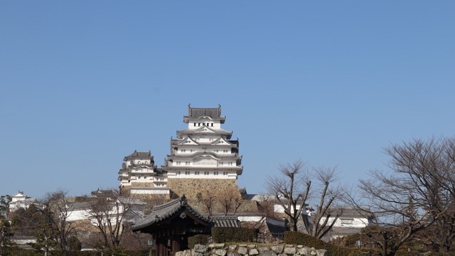 大通りの先に見える姫路城